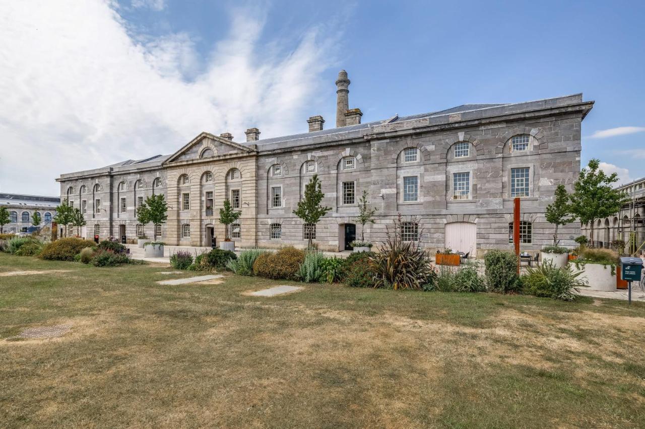 Luxury 2 Bed Apartment In Historic Royal William Yard Plymouth Exteriör bild