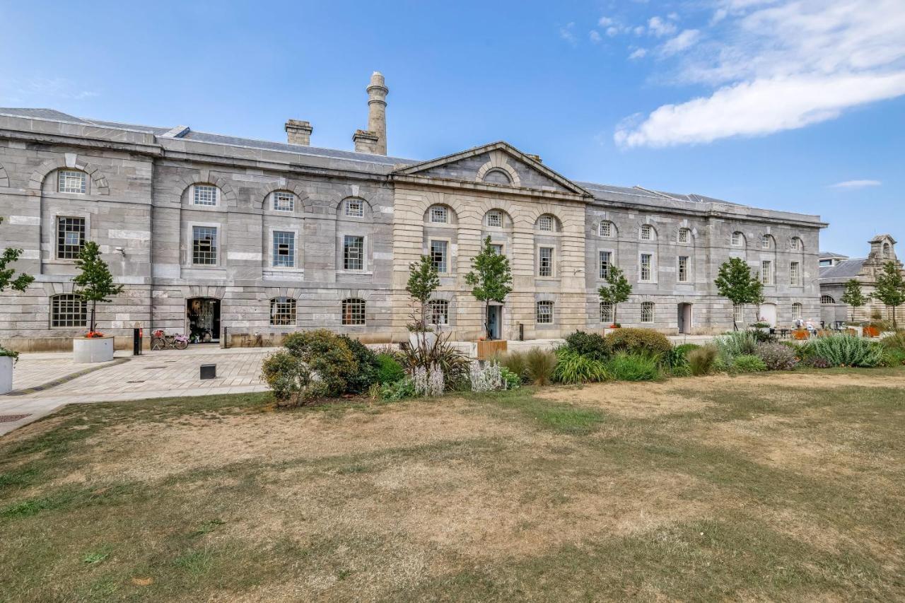 Luxury 2 Bed Apartment In Historic Royal William Yard Plymouth Exteriör bild